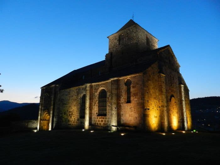Visite libre de l'église de Bredons