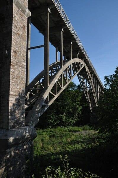 Accueil des visiteurs - viaduc de Caroual
