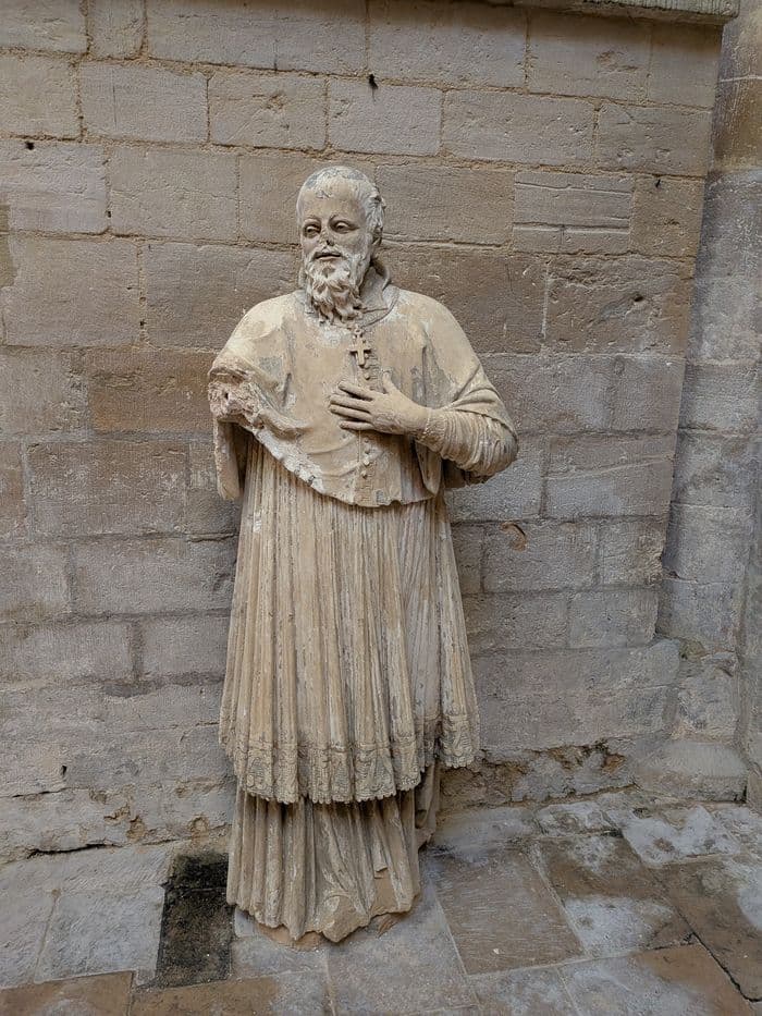 Démonstration : restauration et mise en valeur de deux statues de l'abbatiale