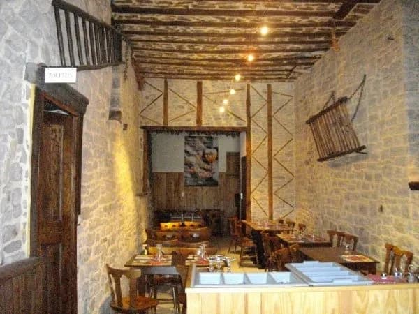 Bar-Restaurant- Pizzeria "Les Douves"-6©L-CREYSSELS-Causses-Aubrac.jpeg