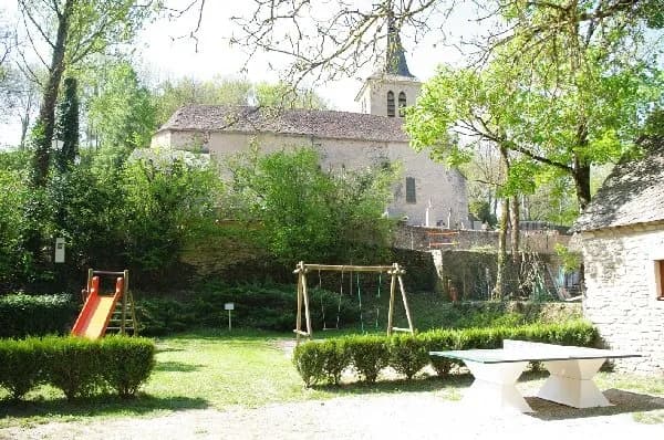 CAMPING CARAVANING LE BOURG DE BELCASTEL