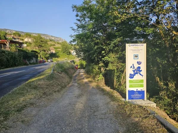 Aire de Services Camping-Car Park Mostuejouls Gorges du Tarn