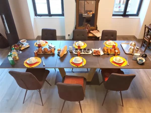 Petit déjeuner complet et copieux