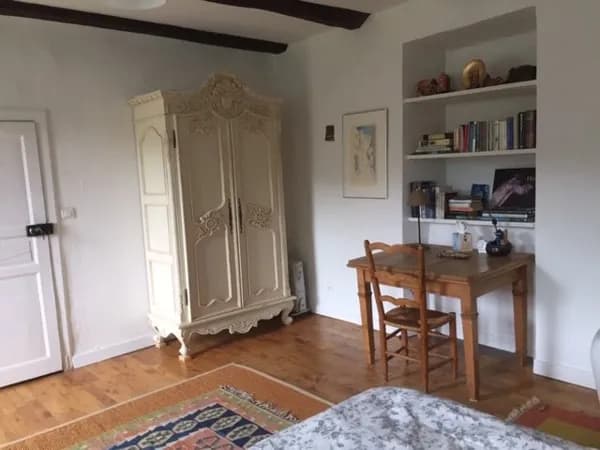Le Couvent: chambre avec grand lit (king)