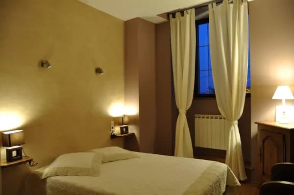 Chambre grand lit - L'Armandine