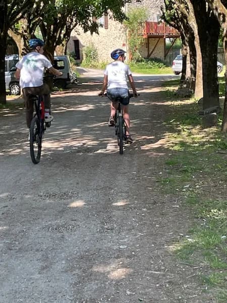Noryeva Location de VTT électriques à la Ferme du Lévézou