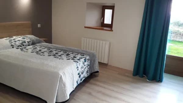 Chambre accessible aux personnes à mobilité réduite.