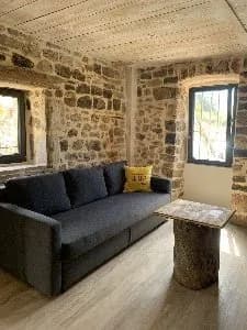 La Ferme aux Anes - Domaine des Combes Gîte Pimprenelle et Charlotte