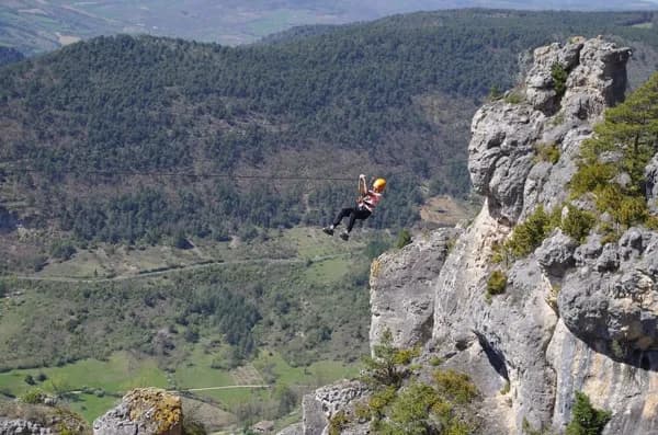 Tyrolienne au final de la via ferrata de Liaucous