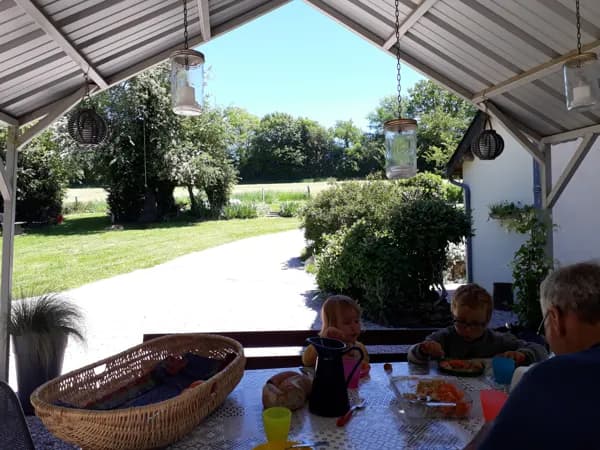 La tonnelle - barbecue.