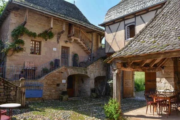 Gîte La Cour Pavée - entrée et cour