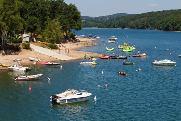 CAMPING SOLEIL LEVANT-Lac de Pareloup