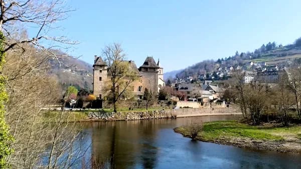 Confluent et château