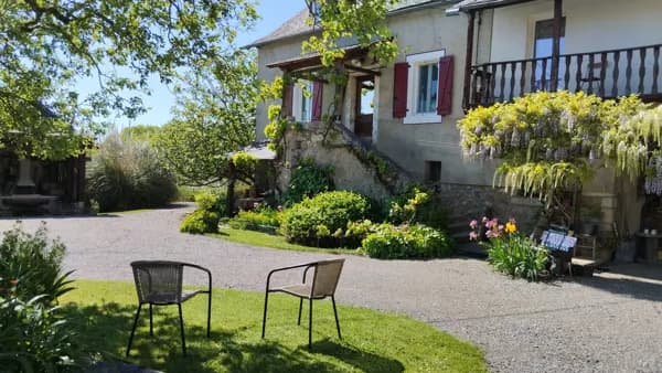 la cour et le jardin