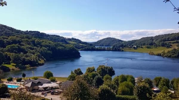 Le camping au bord du lac