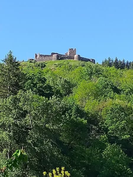 Chambres au pieds du Château de Calmont