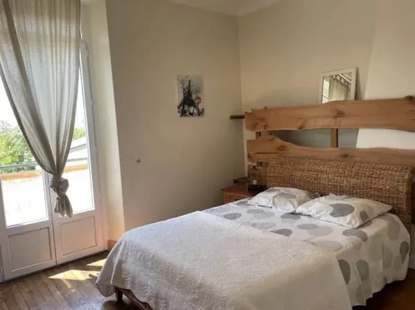 chambre avec salle de bain privative