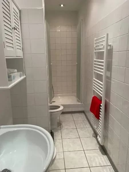 salle de bain privative de la chambre