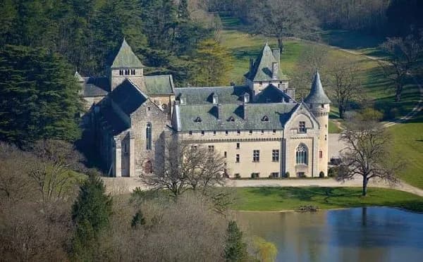 CHATEAU-ABBAYE FORTIFIEE DE LOC-DIEU