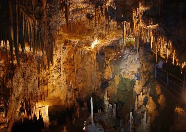 GROTTE PRÉHISTORIQUE DE FOISSAC
