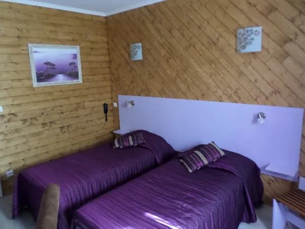 HOTEL RESTAURANT LES CARILLONS