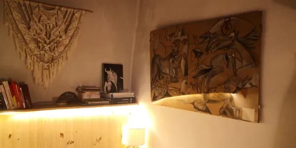 Tableau dans chambre "Guernica" de Picasso