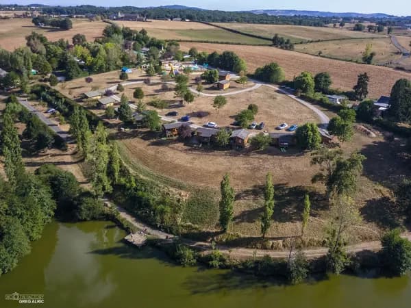 Lac et Camping vu du ciel