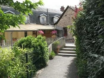 Hôtel Barrau - allée hôtel