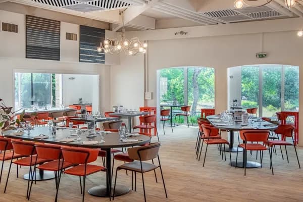 Causse Comtal, Restaurant « La Cazelle »