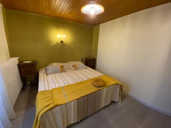 Gîte Maison Burg_Chambre 2 (Céline et Louis) expérience 1920