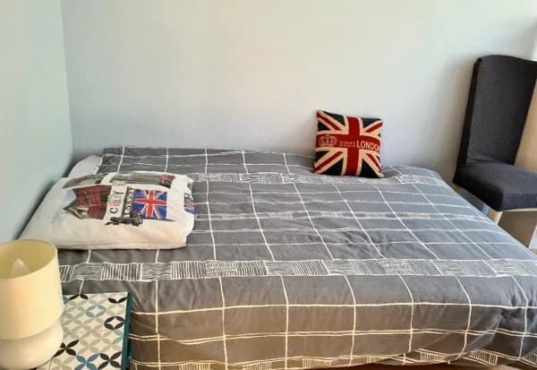 Chambre 2 :
Lit simple 1 : 120X185 cm