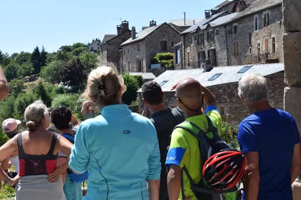 Point de vue de la cité pendant la visite guidée