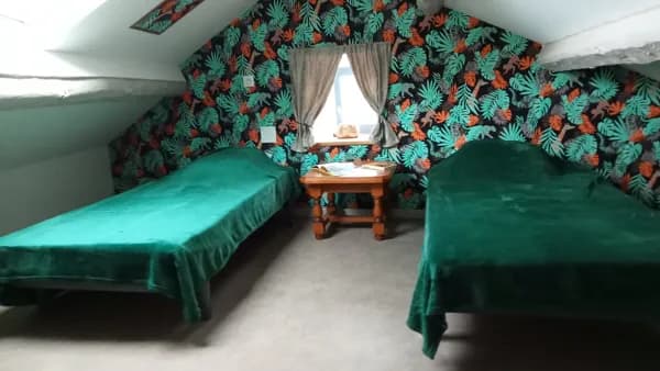 Gîte Les Volets Bleus. La Cabane des enfants