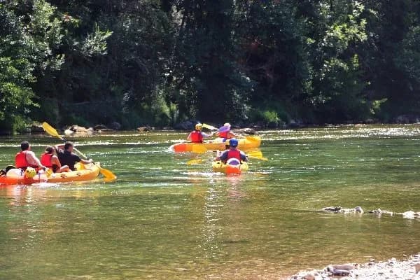 camping-cascade-aveyron-canoe