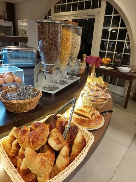 Petit-déjeuner continental