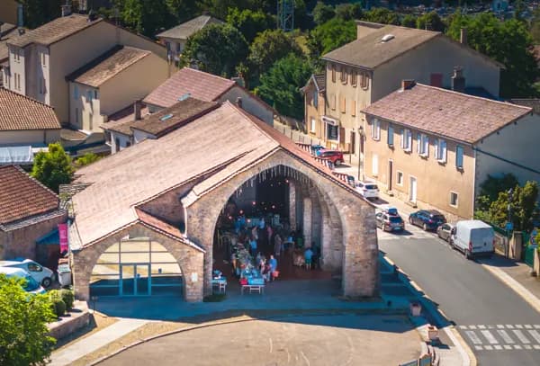 Halles Robert Muret