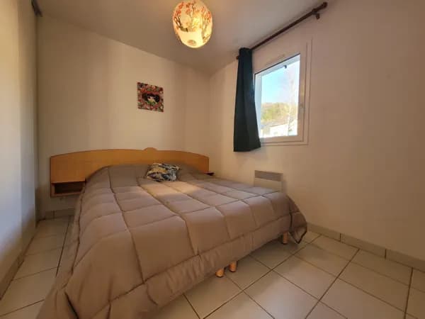Le 59 de la Maison Bleue- Chambre avec deux lit jumeaux réunissables en un seul.