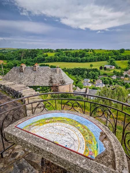 Visitez Laguiole, capitale de l'Aubrac et des couteaux