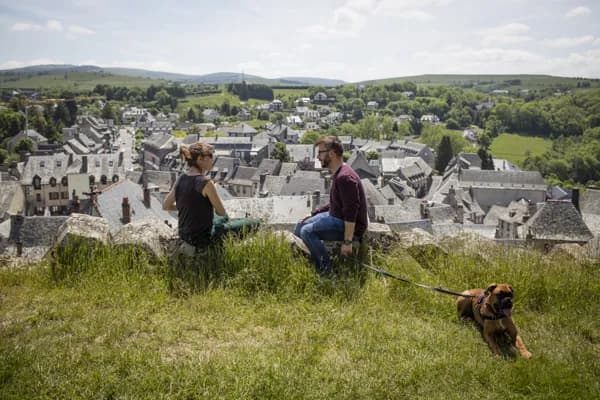 Visitez Laguiole, capitale de l'Aubrac et des couteaux