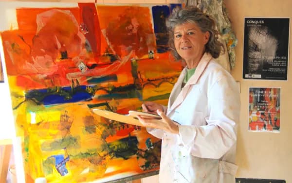 Isabelle dans son atelier