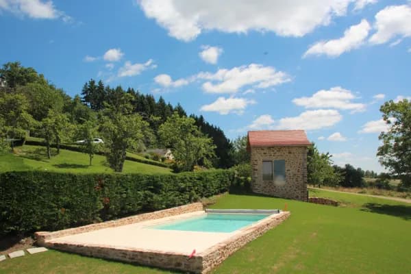 Pigeonnier et sa piscine