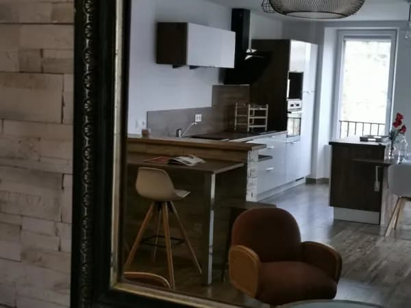 L'atelier : au travers du miroir.