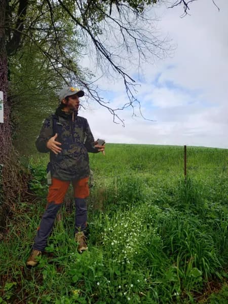 Balade biodiversité à la découverte des haies à Maleville avec Anthony Vieillard
