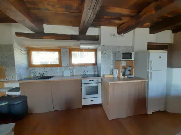 cuisine partagée pour les 3 chambres
au rez-de-chaussée