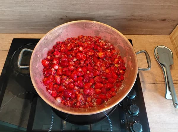 fruits du jardin en confiture : fraises