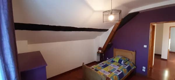 Chambre simple à l'étage