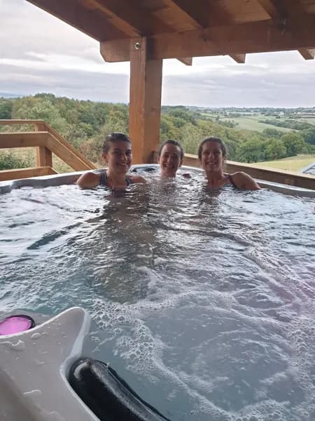 Rouet Nature - Jacuzzi en été