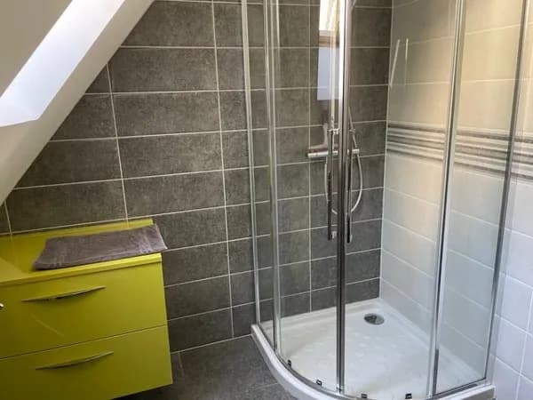 Salle de bain 2 à l'étage