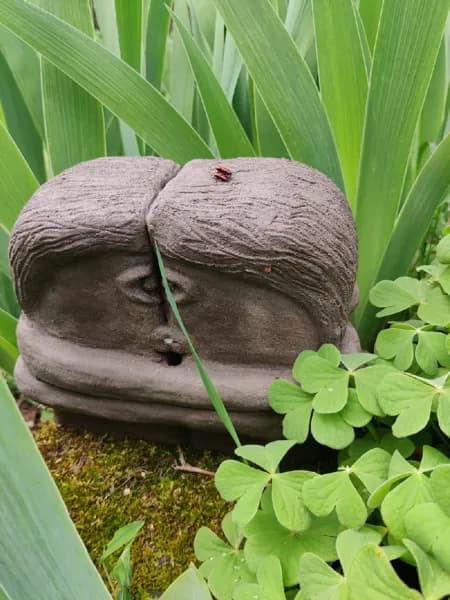 Sculpture de Laurence Lacombe dans le jardin de la Nauze