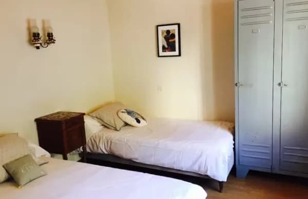 Chambre 2 lits 90
